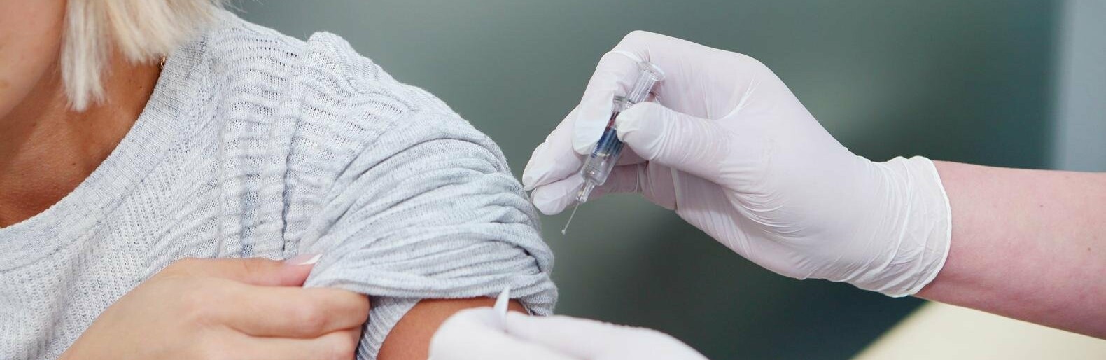 Логвиненко заявил о завершении вакцинации от гриппа в Ростове