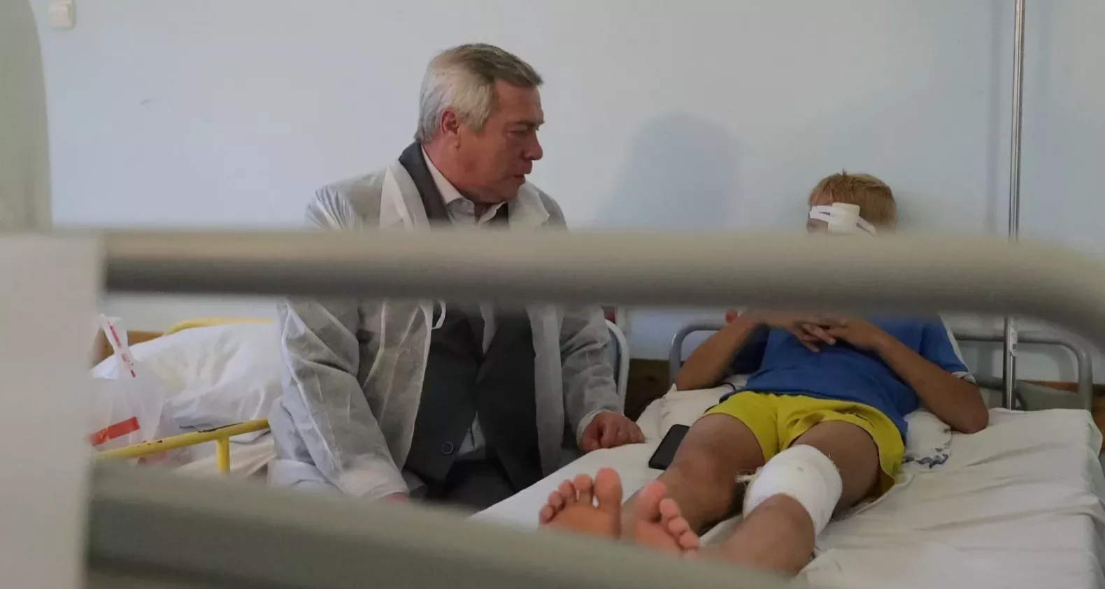 Голубев заявил о 36 пострадавших при обрушении трибуны в Ростове