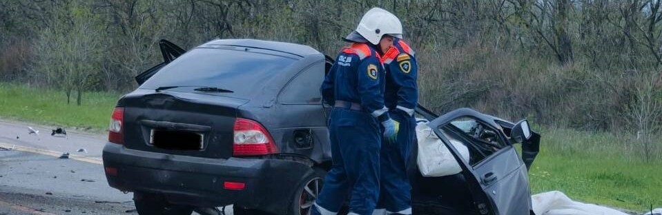 В Ростовской области в результате тройного ДТП погиб водитель Lada Priora
