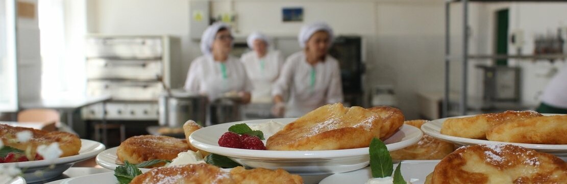 В школе Батайска девять учеников отравились столовской едой