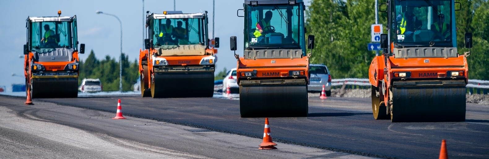 Дороги правительство. РОСТОВАВТОДОР. Дорожная компания фото. Ростовская область дорога фото.