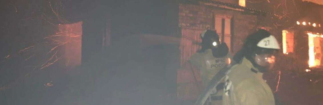 В Волгодонске сгорел примыкавший к школе цех по производству перчаток