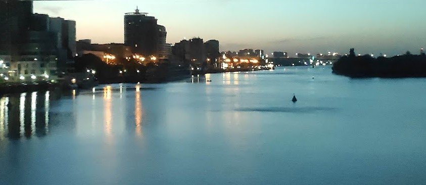 Жители разных районов Ростова заявили о звуке взрыва в небе над городом
