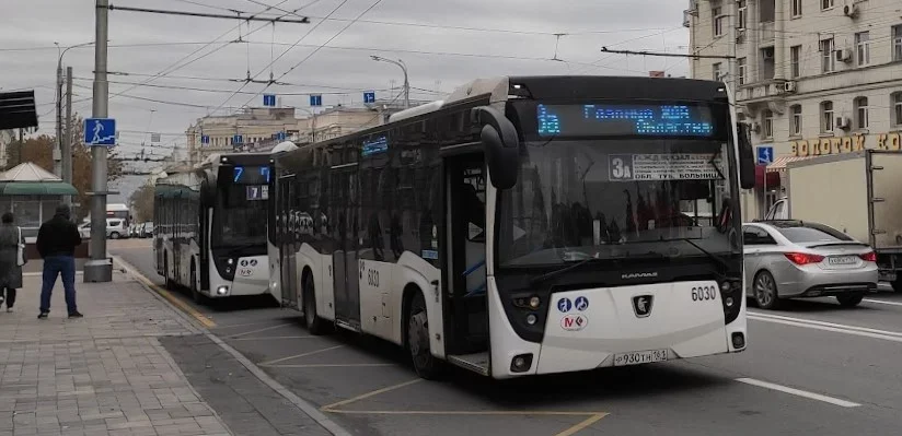 Водителей транспорта Ростова хотят переодеть в костюмы, похожие на форму полиции