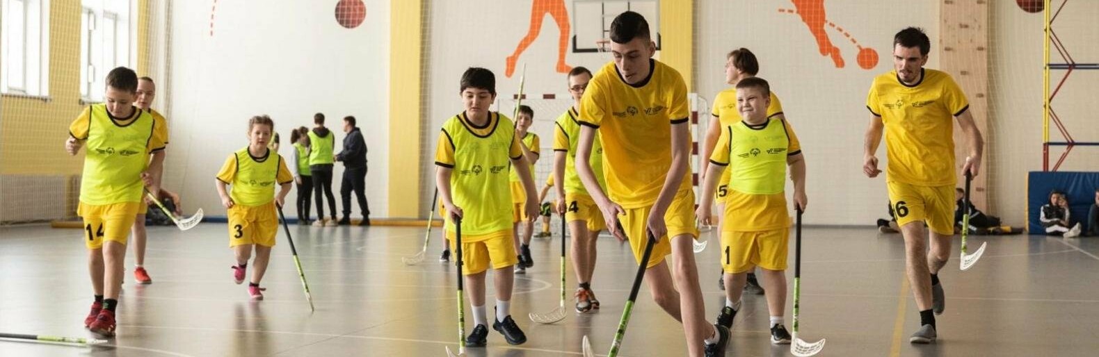 В Ростове провели турниры по мини-футболу и флорболу среди команд с особенными детьми