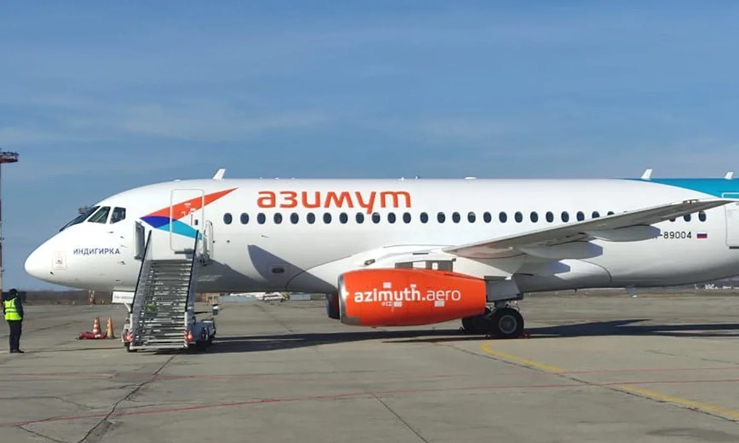 Ростовская авиакомпания Азимут получила восемнадцатый лайнер Sukhoi Superjet 100