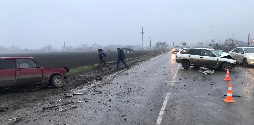 В жёстком ДТП на трассе Азов - Ейск погибла 19-летняя автомобилистка
