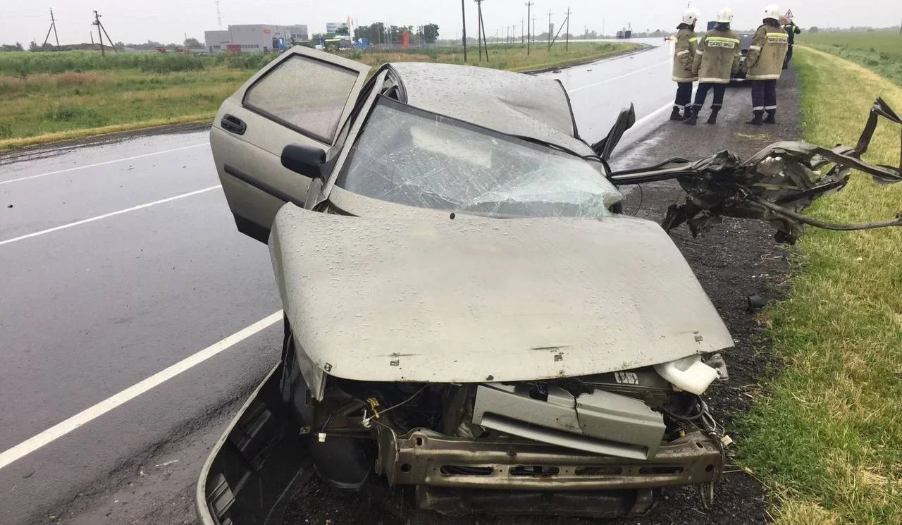 Два человека погибли в ДТП во время ливня на трассе Ростов - Ставрополь