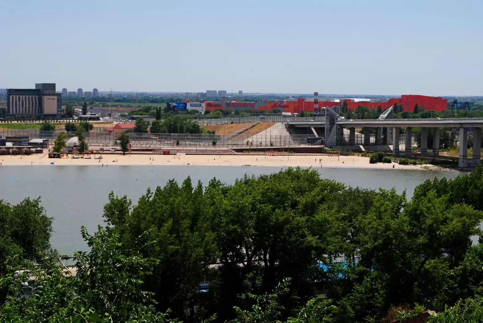 В Ростове вместо аквапарка на левом берегу бизнесмен планирует построить 9-этажную гостиницу