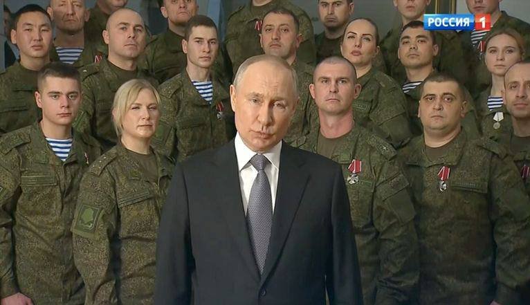 Президент поздравил россиян с Новым годом из Ростова-на-Дону