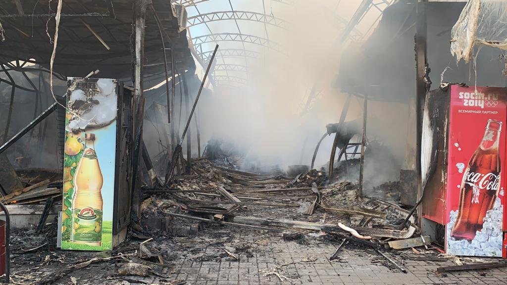 Пожар на центральном рынке в Шахтах