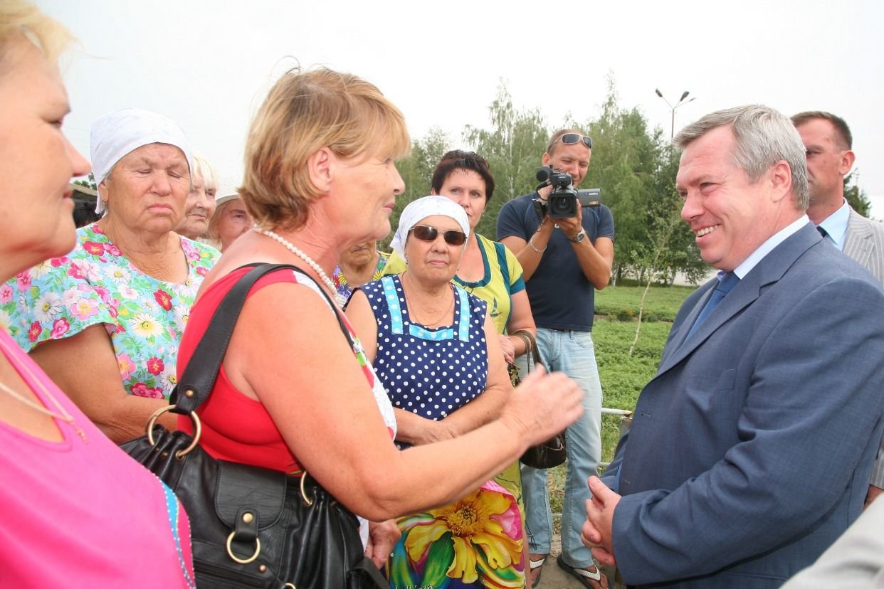 В. Голубев встречается с населением