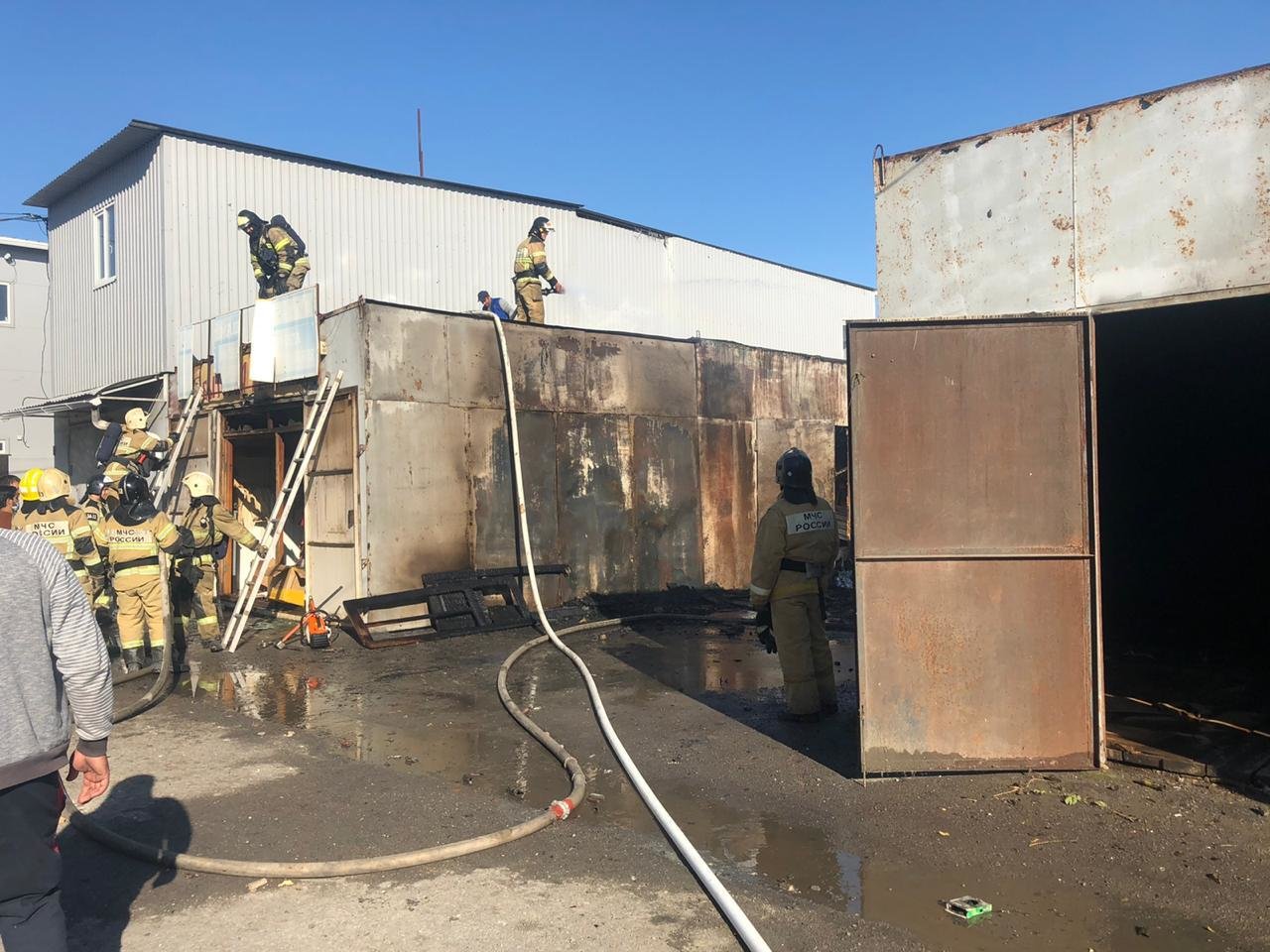 Пожар на складе пиротехники в районе Алмаза