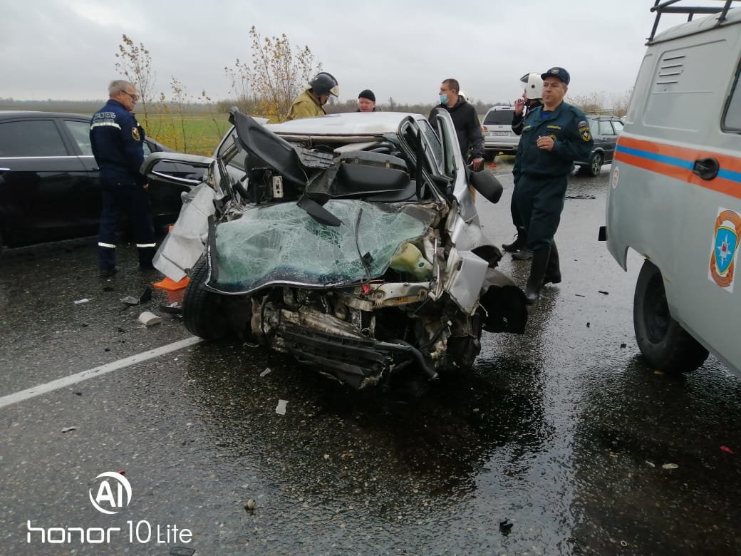 Лобовое ДТП на трассе Ростов - Волгодонск