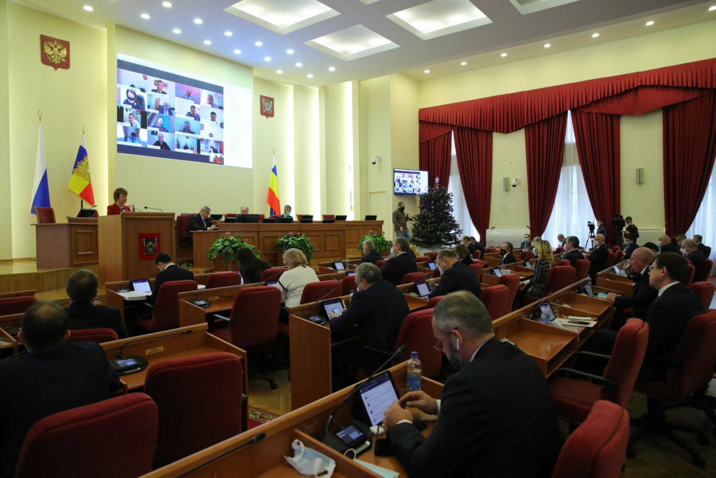Рассмотрение бюджета Ростовской области