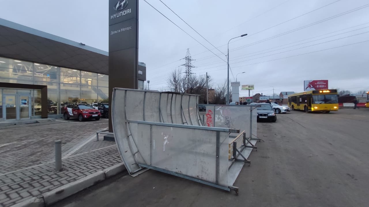 Остановка и барьеры на мосте Малиновского