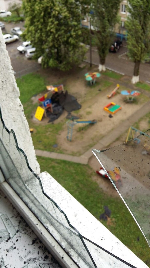 Ураган бьет стекла в квартирах жителей Волгодонска