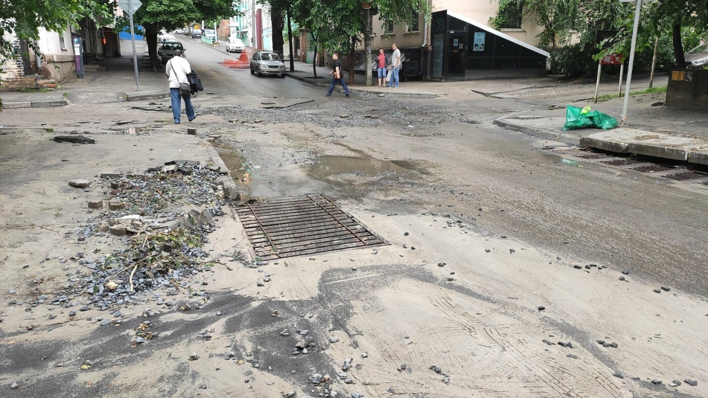 Асфальтовые торосы в Халтуринском