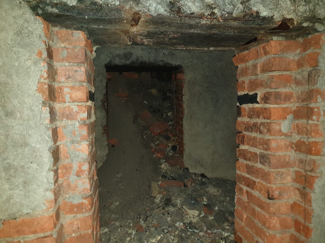 Внутри подземных помещений