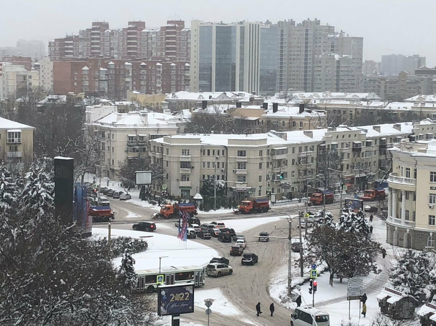 Снегоуборочная техника где-то рядом