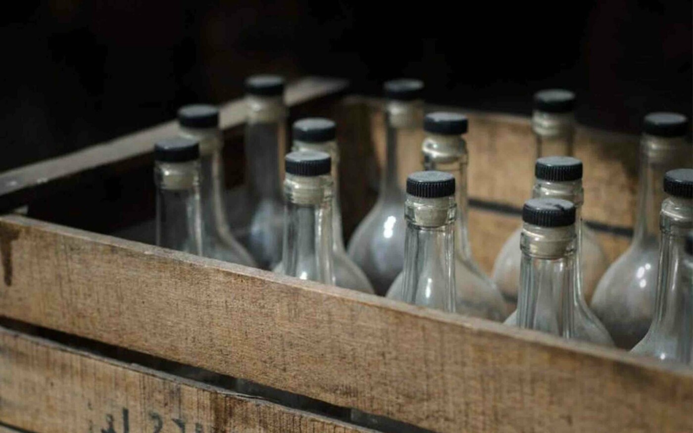 Ростовчанку будут судить за продажу суррогатного алкоголя под видом водки