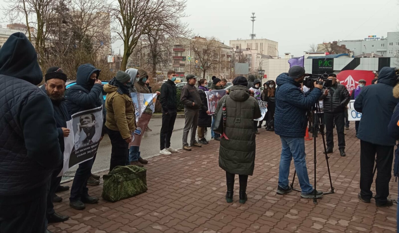 Пикетчики в Ростове // фото: 1Rnd