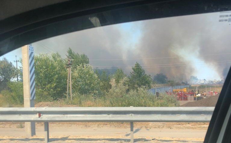 Пожар на Солёном озере под Ростовом