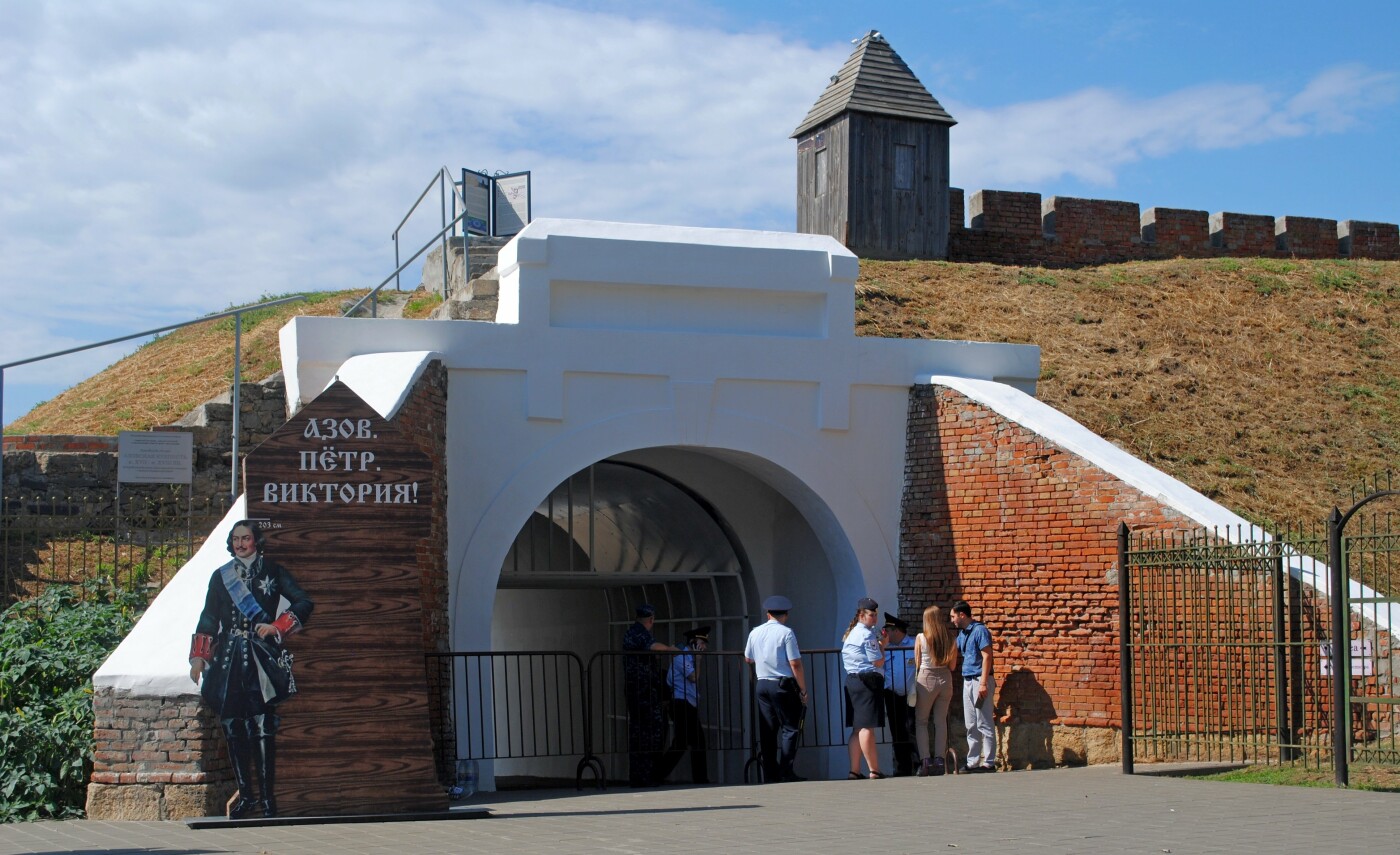 Алексеевские ворота, вход на площадку фестиваля 