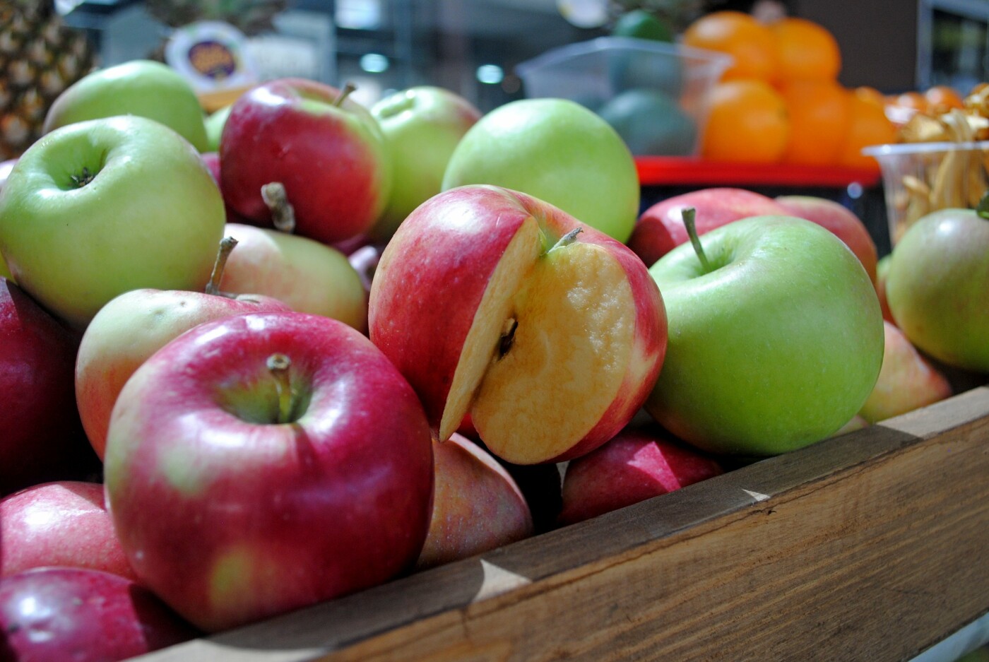 Килограмм фруктов в день. Яблочный урожай. Яблоки новый урожай. Яблочный спас фото. Яблоки фрукты спас.