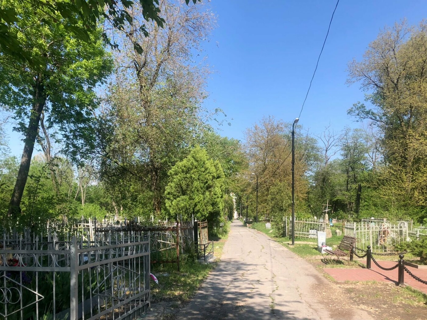 Суд обязал мэрию Ростова провести воду на кладбища 