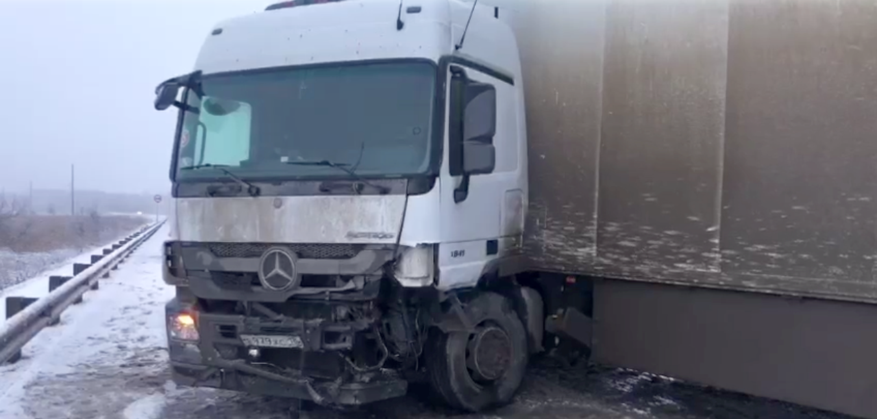 Тягач Mercedes-Benz Actros