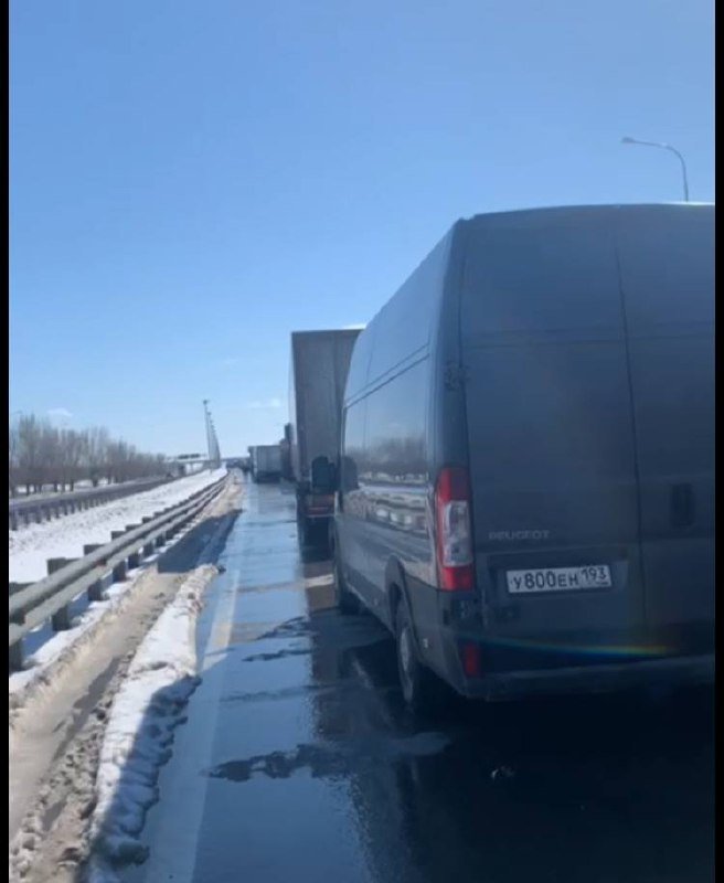 Фото из пробки от пользователя Юлии/ чат водителей на трассе М-4 