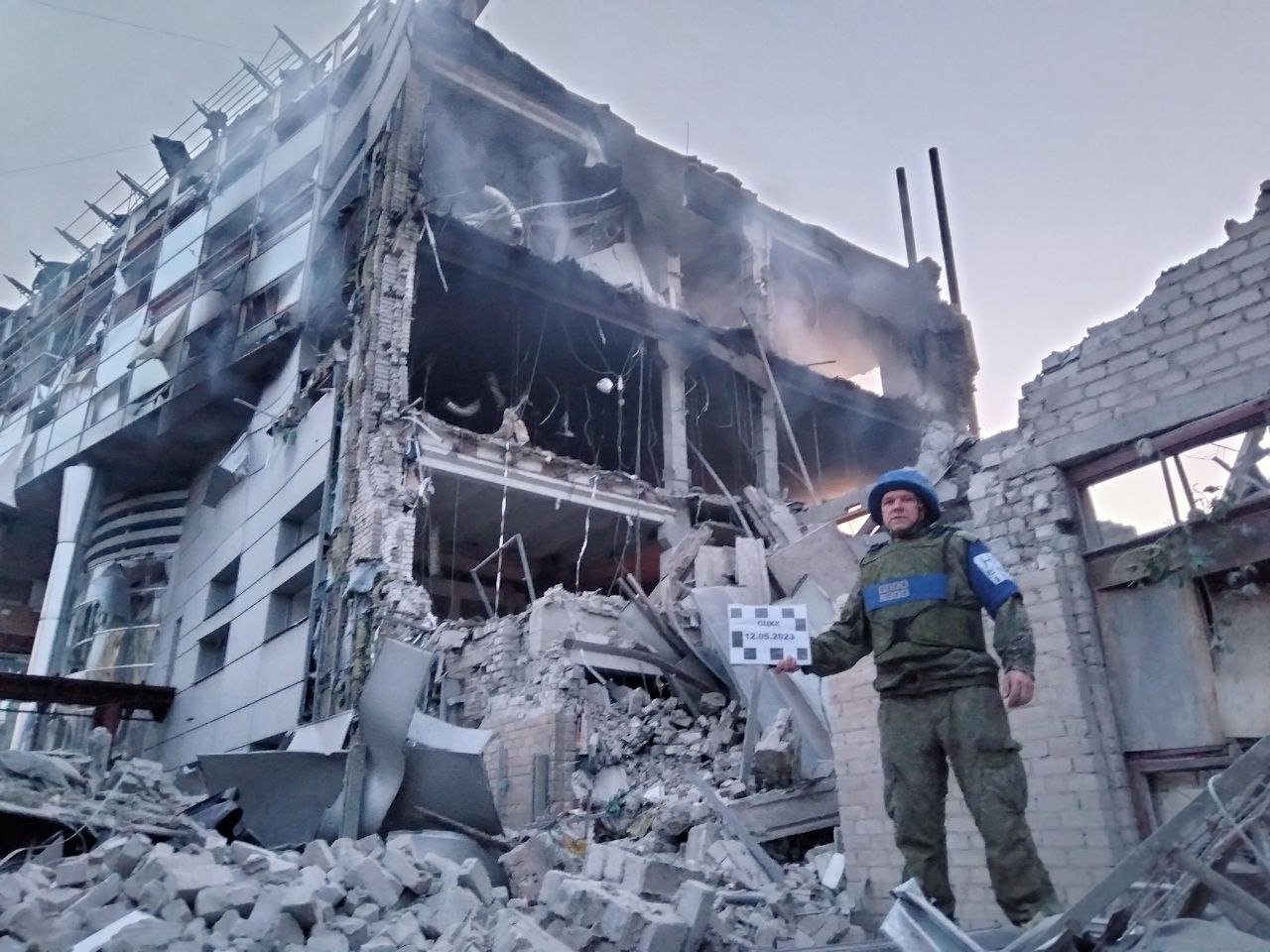 Последствия ракетной атаки на Луганск 12 мая