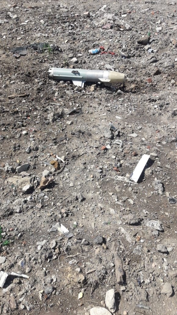 Обломки упавшего в Таганроге дрона и место его падения