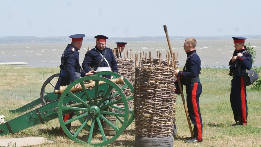 На равнине грохочут пушки. Оборона Таганрога в 1855 году план мероприятия 2022. Оборона Таганрога оружие.