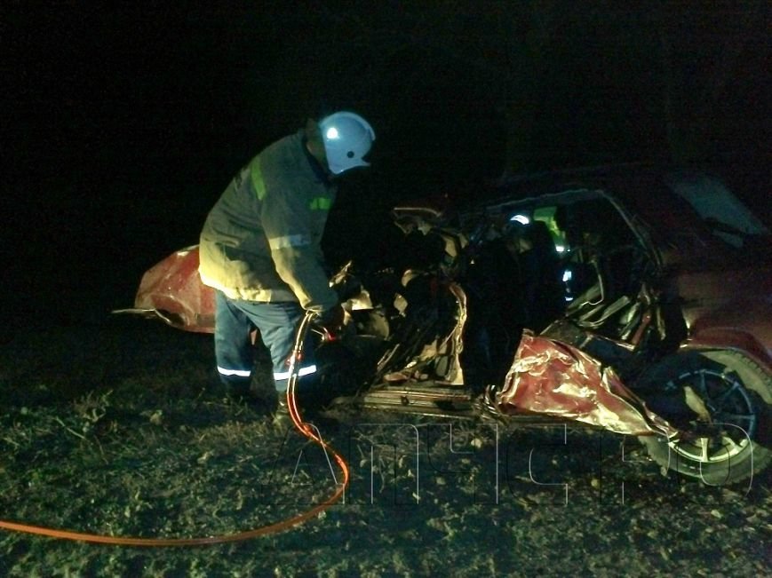 Восемь человек пострадали, один погиб в тройном ДТП на трассе Волгоград - Каменск-Шахтинский (фото) - фото 1