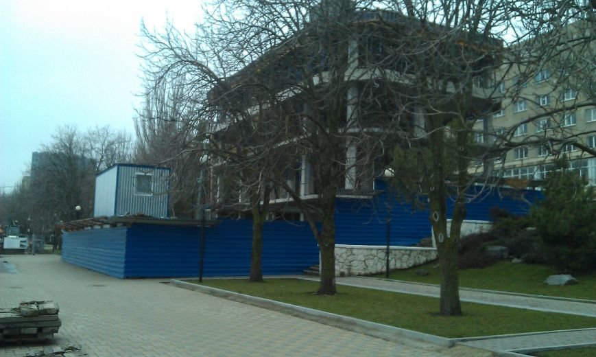 Незаконную четырехэтажку нашли на набережной Дона в Ростове-на-Дону (фото) - фото 1